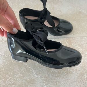 Tap Shoes by Capezio (10M Kids)